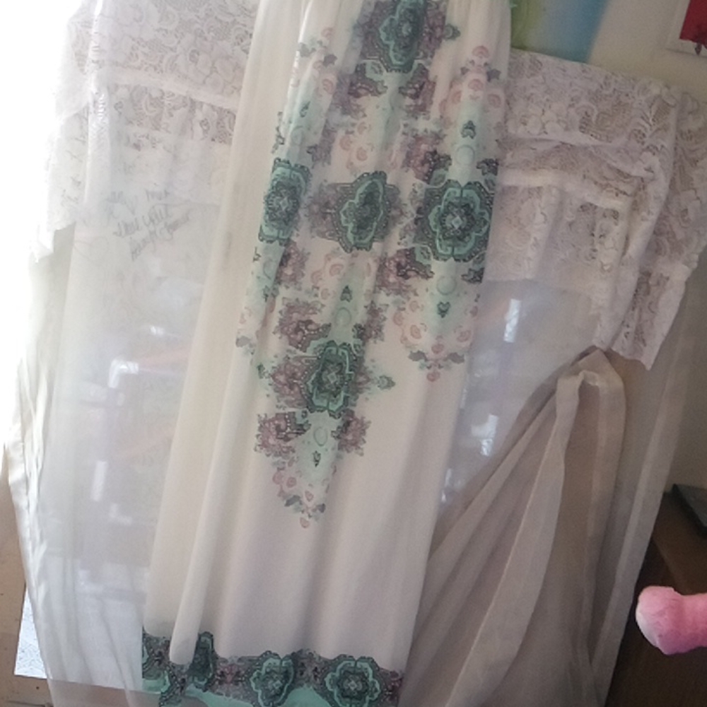 Lily Rose XS Maxi Dress - Picture 6 of 16